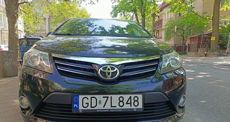 Toyota Avensis cena 38900 przebieg: 234533, rok produkcji 2014 z Gdańsk małe 121